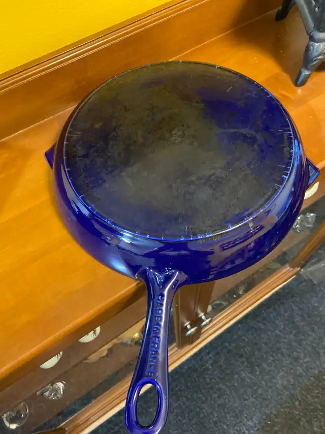 Staub Frying Pan Skillet Dark Blue 12" Cast Iron Enameled France in Kitchen & Dining Wares in Oshawa / Durham Region - Image 5
