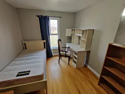 $720 Private room on top floor at Bramalea Rd/Clark Blv. nearBCC