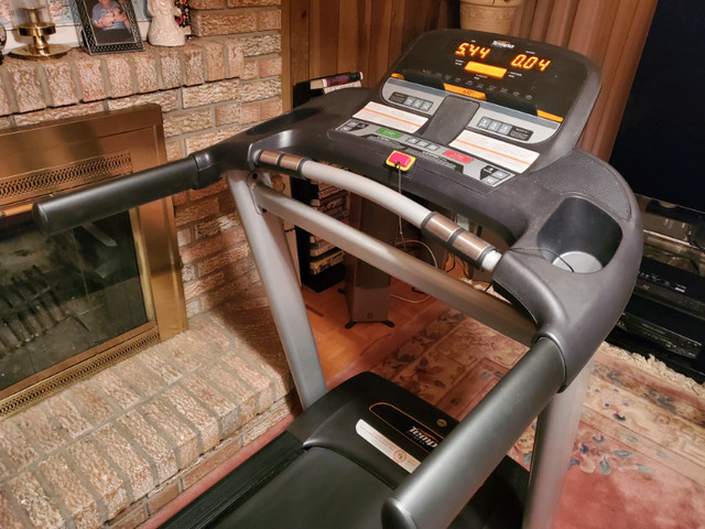 Treadmill Tempo 632T  in Exercise Equipment in Mississauga / Peel Region