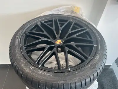 Brand new Porsche summer wheel and tire set for sale. 21” RS Spyder Design wheels and Michelin tires...