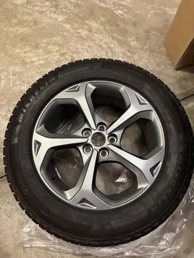 Practically new 4 winter tires, rims and sensors used 1 season on a 2023 Ford Escape ST Line Hybrid...