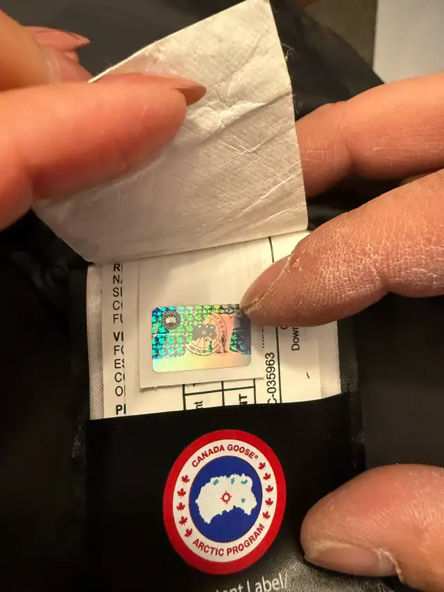 Authentic Canada Goose Men’s Parka M in Men's in Edmonton - Image 5