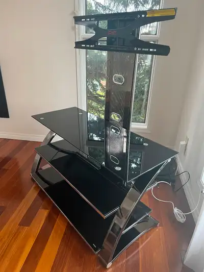 Very nice TV stand, View more
