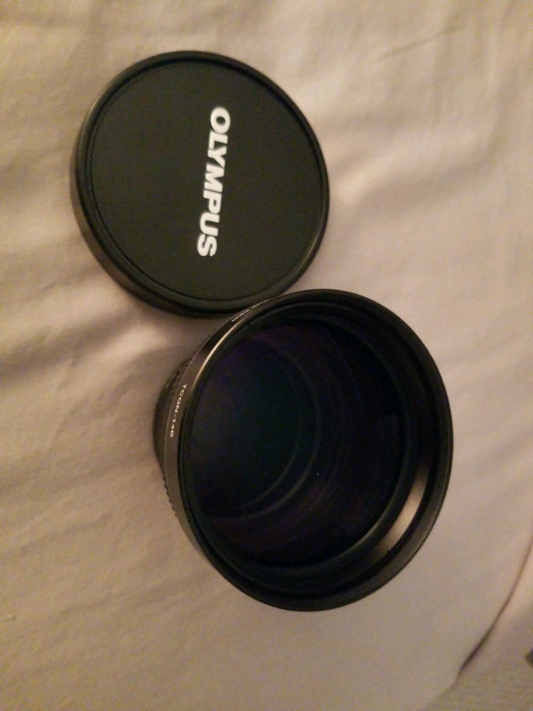 Olympus lens in Cameras & Camcorders in Ottawa