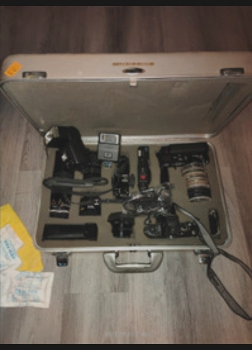 Canon AE-1, Olympus xa 2, SET, 5 Lenses, accessorie in in Cameras & Camcorders in Edmonton