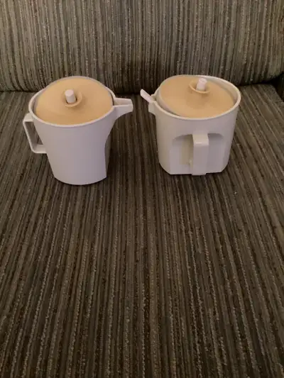 Tupperware cream and sugar set, View more