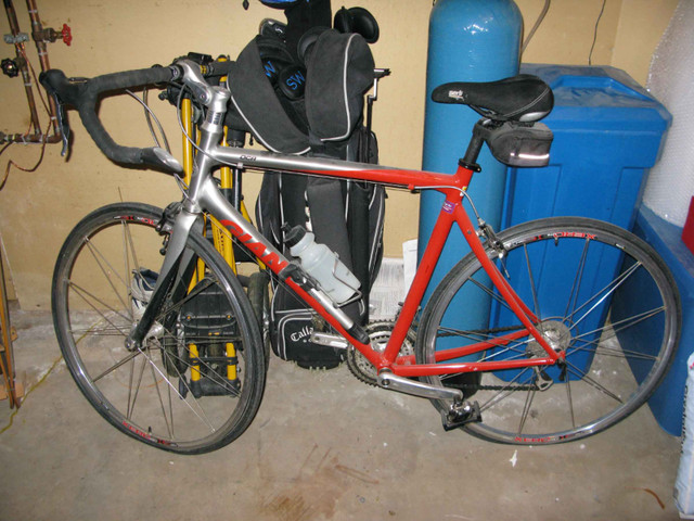 Ladies 10 speed highway bicycle in Road in Regina