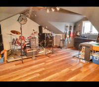 Rehearsal Space for  Musicians and Private Karaoke Groups.