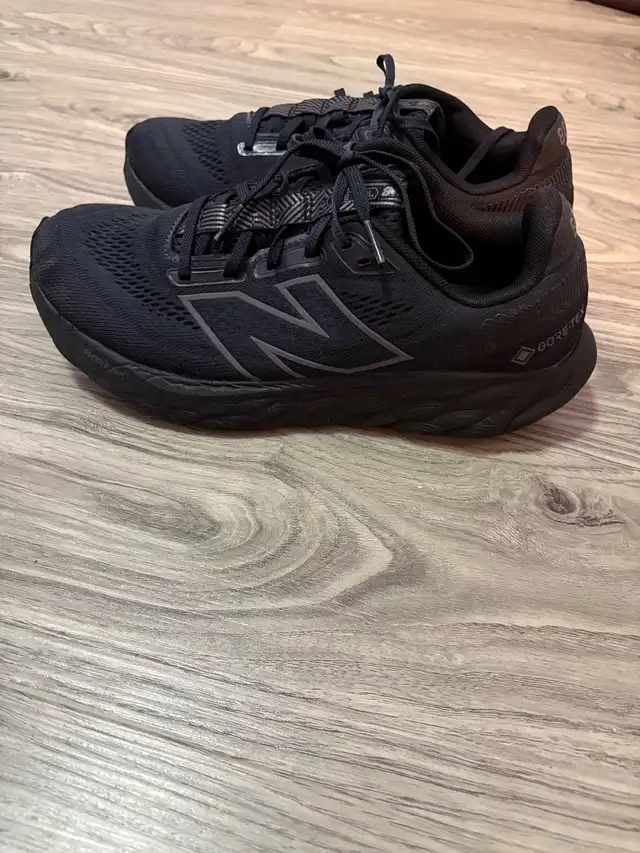 New balance 880 shoes sneakers chaussures unisex    in Men's Shoes in City of Montréal - Image 3