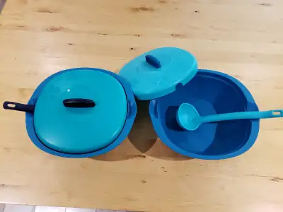 Plats de service Tupperware, View more