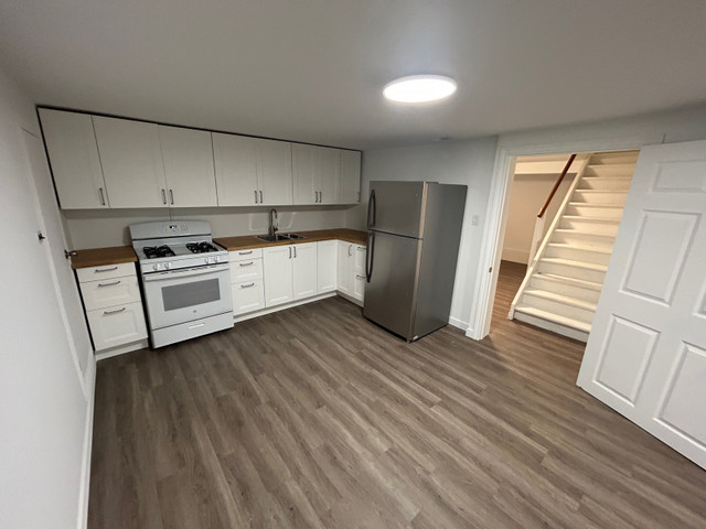 Newly renovated 2 bed + den in Long Term Rentals in City of Toronto