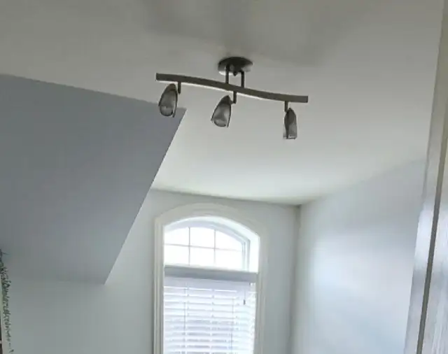 Luminaire de 3 lumières sur rail  3 Light Track Lighting in Indoor Lighting & Fans in Laval / North Shore - Image 4