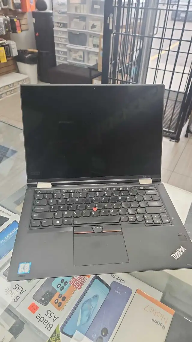 Lenovo ThinkPad X380 YOGA  in Laptops in Mississauga / Peel Region - Image 2