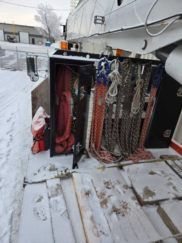 Crane Truck - 2012 Peterbilt  Altec AC 38-127 crane in Heavy Equipment in Calgary - Image 8