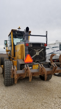 Very clean 2007 Volvo grader with ripper. Financing available