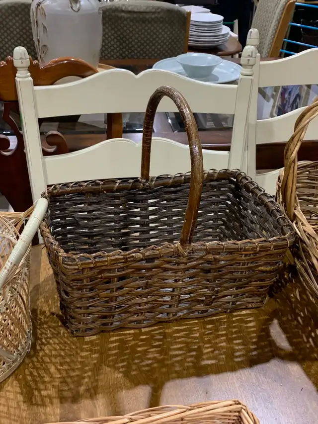Various Wicker baskets605035264245780481