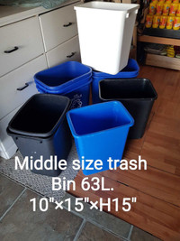 Middle size Trash recycling Bin ****used for storage before, 