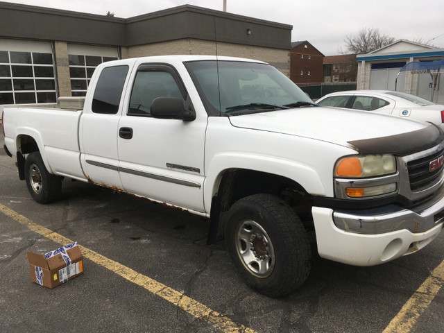 2003 GMC Sierra 2500HD  6.0 Vortec Engine $2950.00 in Cars & Trucks in Chatham-Kent - Image 2
