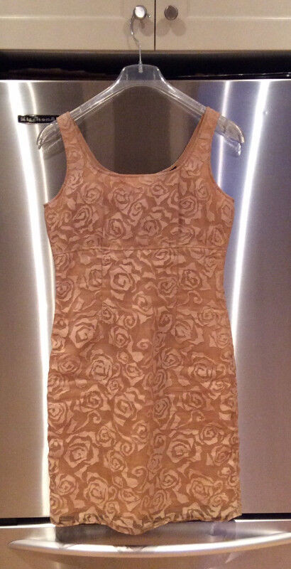 Classy Gold Bianca Nygard Lined Dress with Applique - Size 6 in Women's - Dresses & Skirts in Winnipeg