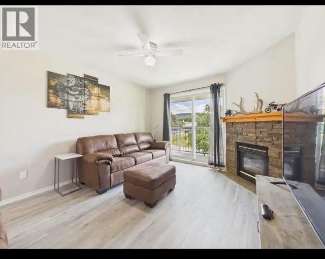 3 bd townhouse available Nov 1 or 15