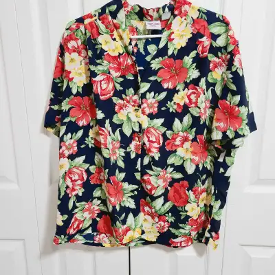 Tanjay Blue floral blouse size 16 petite, View more