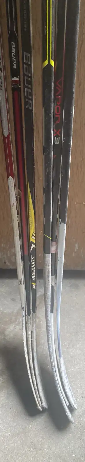 hockey stick in Hockey in Winnipeg - Image 4