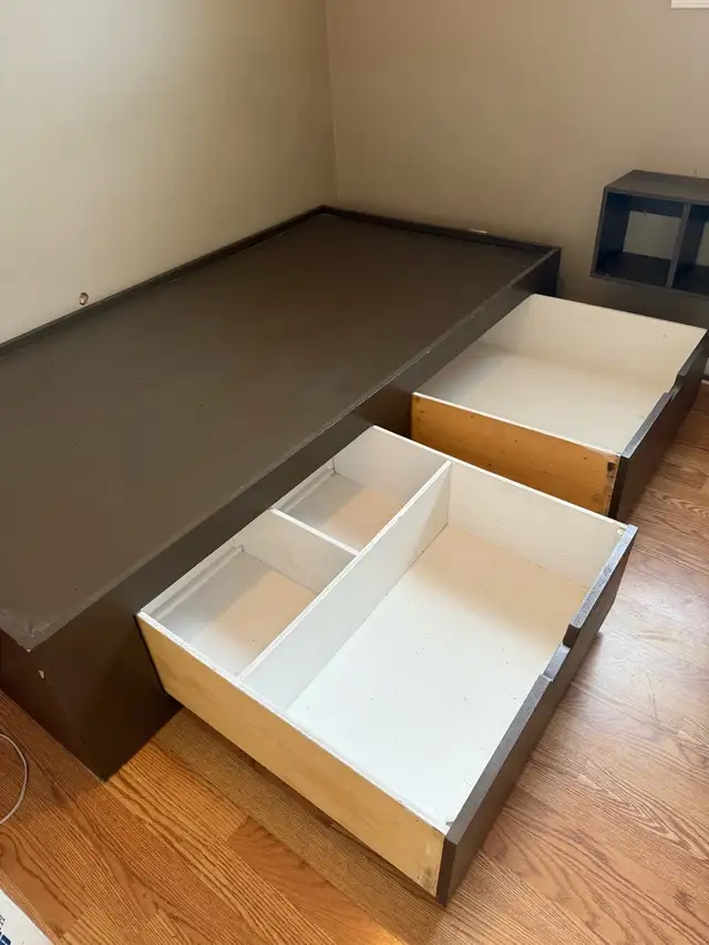 DERNIÈRE CHANCE!  Base de lit simple fait main in Beds & Mattresses in Sherbrooke - Image 4