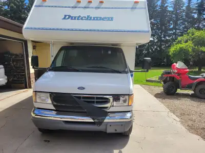 Ready to hit the road tomorrow? This well-maintained mint condition 1999 31 ft Class C Dutchmen moto...