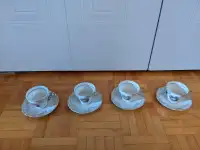 Ensemble de tasses et soucoupes en ceramique