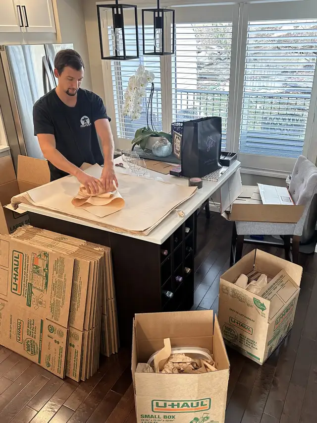✅ RELIABLE & EXPERIENCED MOVERS ✅ SPACE MOVERS in Moving & Storage in Calgary - Image 7