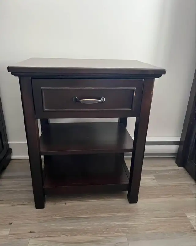 Meuble de chambre (set de 3) bois massif in Dressers & Wardrobes in Laval / North Shore - Image 4