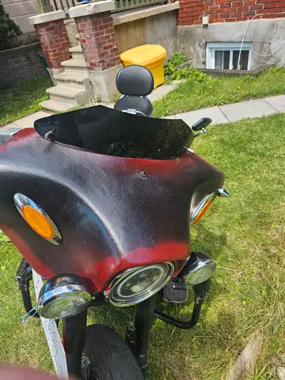 Oil change, blacked out, bat wing, custom mirrors, custom lights, brakes done this winter, 109km, co...