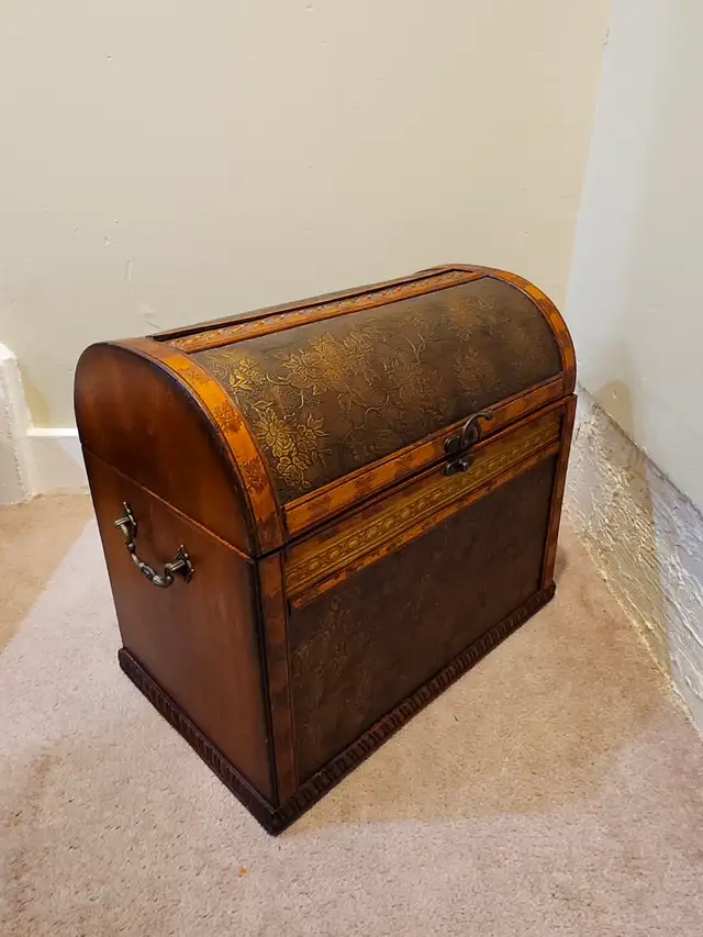 Treasure Chest in Arts & Collectibles in Ottawa - Image 2