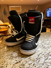 Snowboard boots 9.5