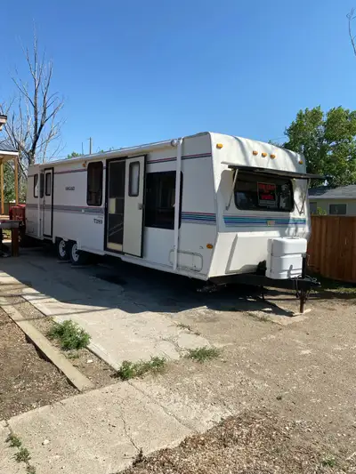 This trailer is in excellent condition. It has been pulled very little in its lifetime having spent...