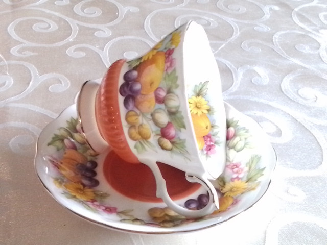FINE BONE CHINA CUP SAUCER - DORSET, COUNTRY FAYRE, ROYAL ALBERT in Arts & Collectibles in City of Toronto - Image 2