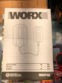 WORX 32 Volt battery and Charger