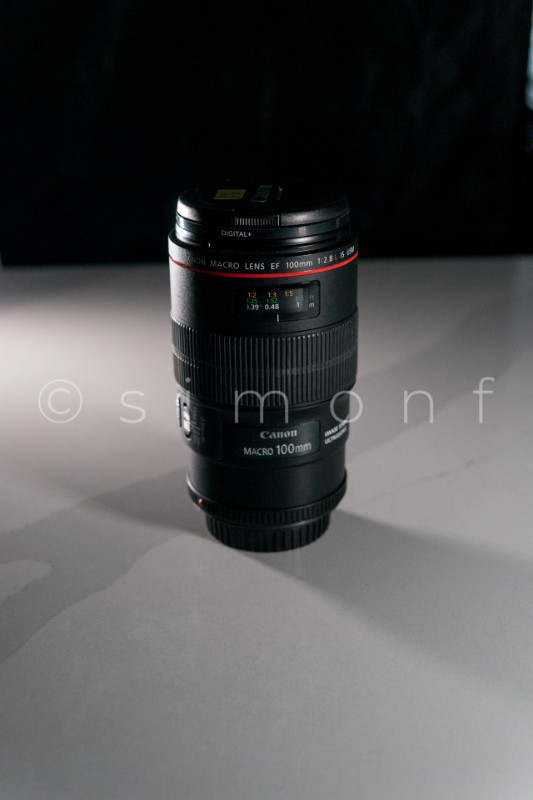 Canon EF 100mm f/2.8L USM (MINT) in Cameras & Camcorders in Markham / York Region - Image 2