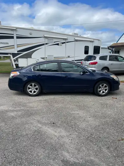 2009 Nissan Altima 214000km Running condition. Driven daily until June 28 after purchasing new vehic...