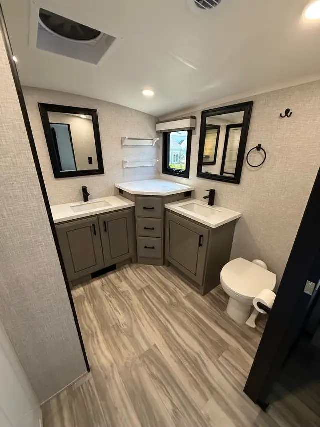 Fifth wheel pinnacle 2025 in RVs & Motorhomes in Longueuil / South Shore - Image 9