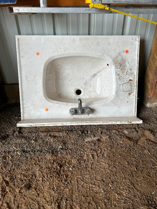 Vanity sink in Plumbing, Sinks, Toilets & Showers in Kamloops
