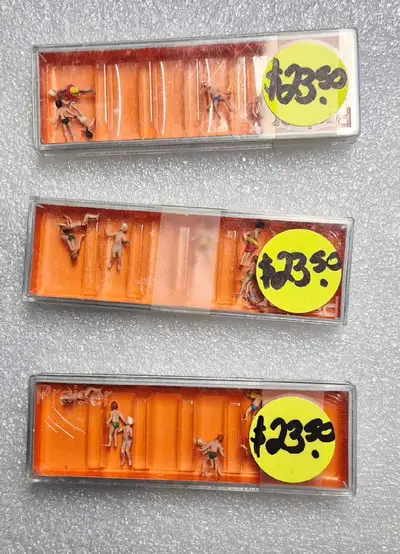 PREISER HO SCALE FIGURES " CHILDREN AT THE POOL" GOOD FOR BEACH, POND, LAKE AND CAMP SCENES, AS WELL...