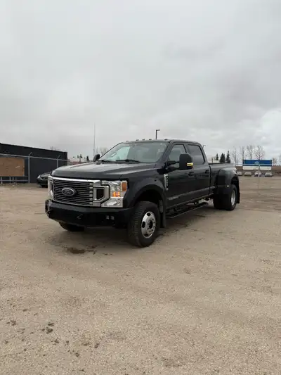2020 Ford F350 Dually 4x4 Crew Cab Diesel Four wheel Drive Crew cab 6 Passanger Factory power invert...