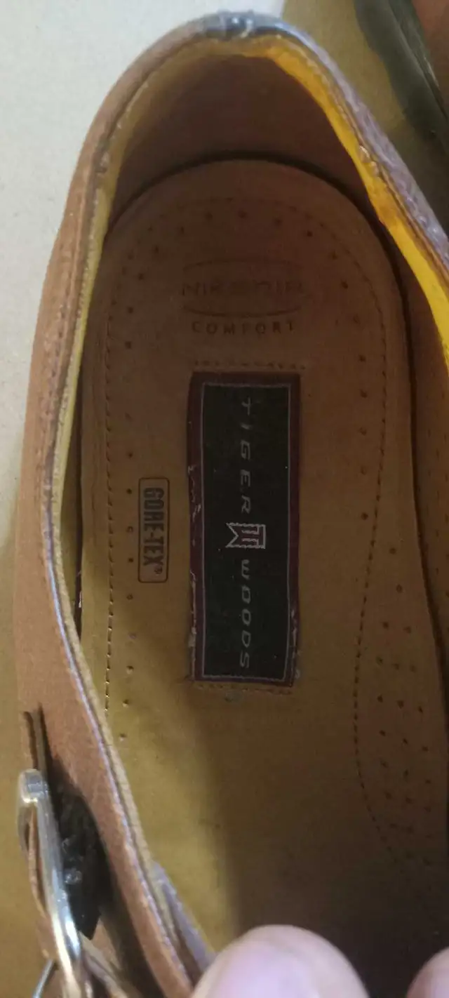 Nike Tiger Woods Golf Shoes in Men's Shoes in Gatineau - Image 4