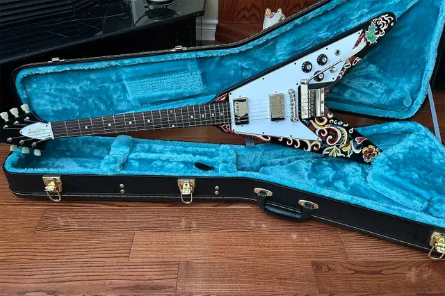 EPIPHONE LIMITED EDITION "JIMI HENDRIX" LOVE DROPS FLYING V in Guitars in Markham / York Region - Image 4