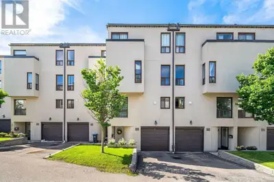 Fully Furnished 4BR Townhome in Streetsville