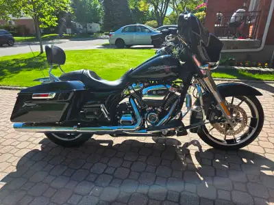 One owner. Good condition. Interested parties should reach out through Kijiji messaging.