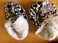 Pantoufle fillettes marque Bébé au chaud, 36-48 mois
