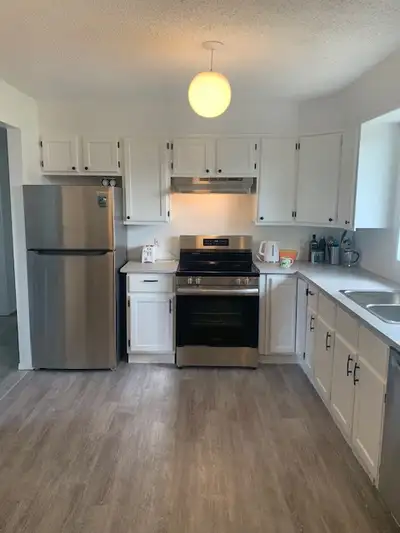 3 furnished rooms for rent in Coronach. Util. Included.