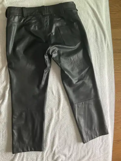 ***********IF THIS ADD IS STILL POSTED THEN IT IS STILL AVAILABLE. THANKS ********** FOR SALE: MENS...